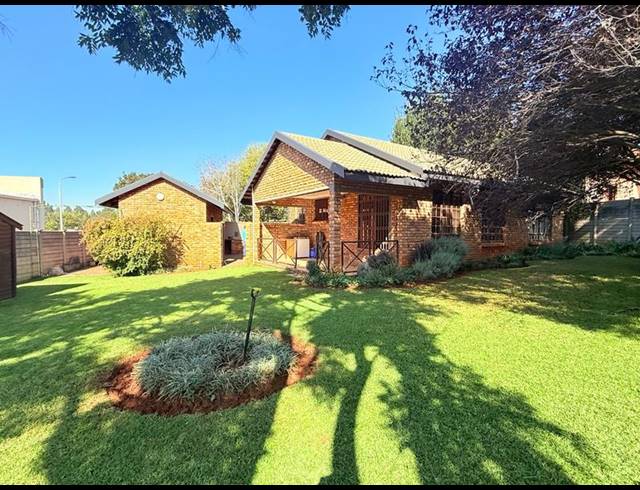 2 BEDROOM HOUSE FOR SALE IN VANDERBIJLPARK SE 4